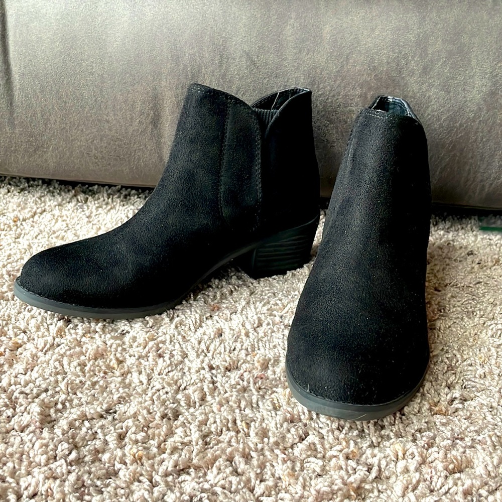 GH BASS black suede ankle booties